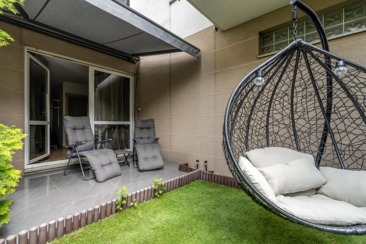 Cozy Apartment Karpia 17 With Terrace In Poznan By Noclegi Renters Exterior foto